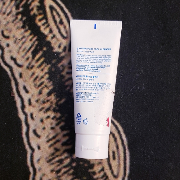 jj young pore cool cleanser